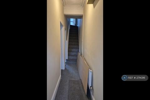 2 bedroom terraced house to rent, Erddig Road, Wrexham, LL13