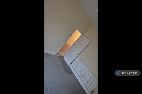 2 bedroom terraced house to rent, Erddig Road, Wrexham, LL13