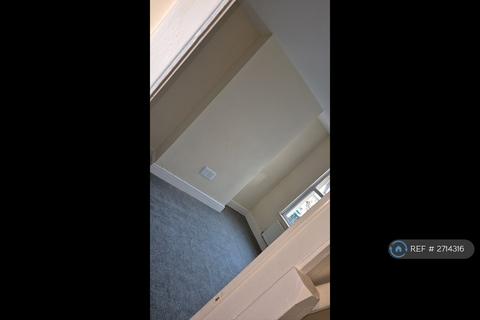 2 bedroom terraced house to rent, Erddig Road, Wrexham, LL13