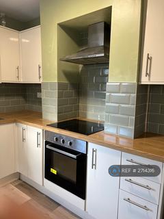 2 bedroom terraced house to rent, Erddig Road, Wrexham, LL13
