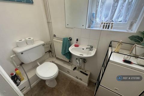 3 bedroom end of terrace house to rent, Edison Drive, Wembley, HA9