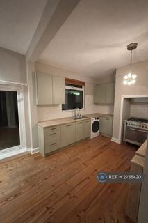 3 bedroom end of terrace house to rent, Didsbury Road, Stockport, SK4