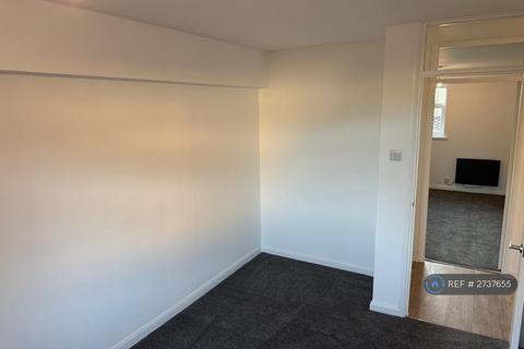 3 bedroom flat to rent, East End Road, London, N2