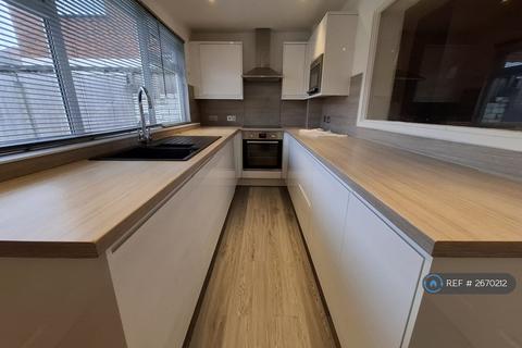 2 bedroom terraced house to rent, Leigh Road, Westhoughton, Bolton, BL5