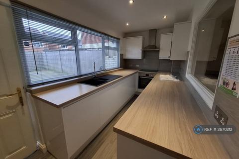 2 bedroom terraced house to rent, Leigh Road, Westhoughton, Bolton, BL5