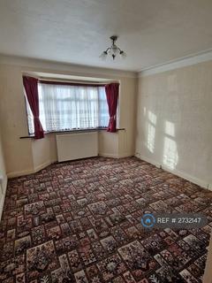 2 bedroom maisonette to rent, Berkley Close, Ruislip, HA4