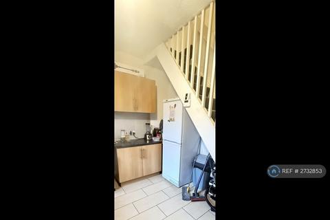 2 bedroom terraced house to rent, Second Avenue, Bolton, BL1