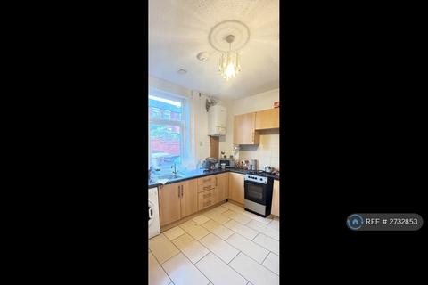 2 bedroom terraced house to rent, Second Avenue, Bolton, BL1