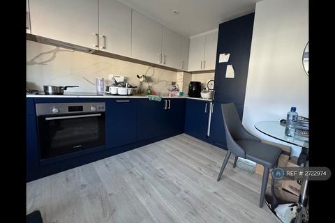 1 bedroom flat to rent, Lonpro Court, London, SW19