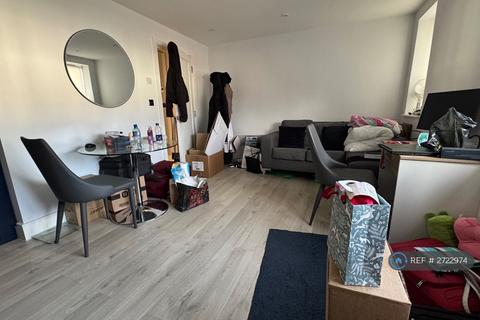 1 bedroom flat to rent, Lonpro Court, London, SW19