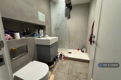 1 bedroom flat to rent, Lonpro Court, London, SW19