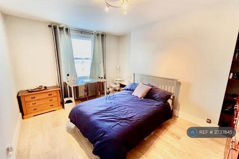 2 bedroom flat to rent, Maclise Road, London, W14