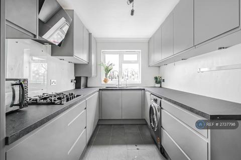undefined, The Pulse, Colnbrook, Slough, SL3