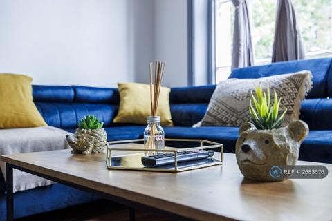 2 bedroom flat to rent, Swinton Street, London, WC1X