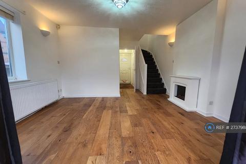 1 bedroom semi-detached house to rent, St. Heliers Drive, Salford, M7