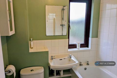 2 bedroom terraced house to rent, Wimbledon Place, Milton Keynes, MK13
