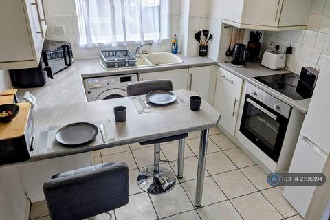 2 bedroom terraced house to rent, Wimbledon Place, Milton Keynes, MK13