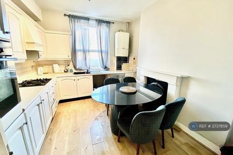 2 bedroom maisonette to rent, Olympia, London, W14