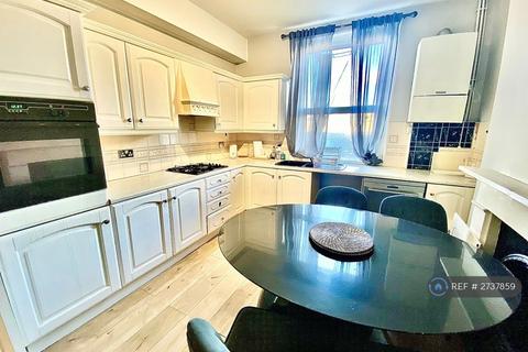 2 bedroom maisonette to rent, Olympia, London, W14
