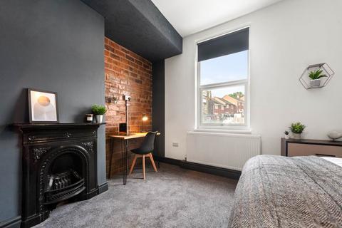 1 bedroom in a house share to rent, Stanningley Road (Room 4), West Yorkshire LS13