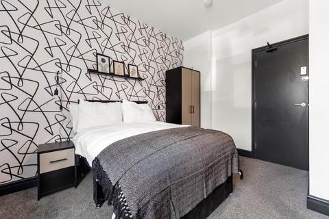 1 bedroom in a house share to rent, Stanningley Road (Room 4), West Yorkshire LS13