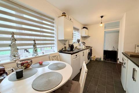 3 bedroom terraced house for sale, Mendip Crescent, Westcliff on Sea, Essex, SS0 0HE