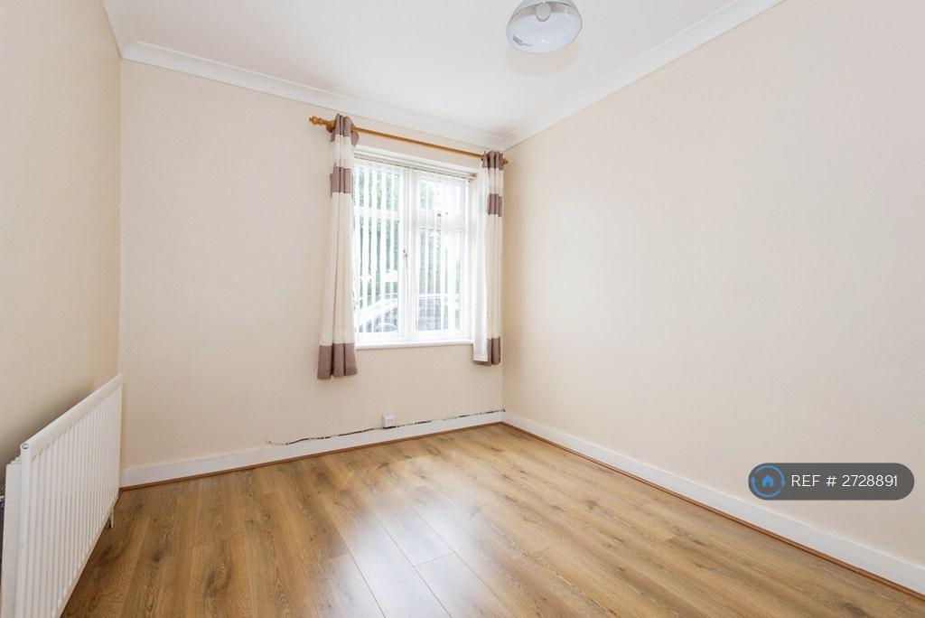 Large Bedroom