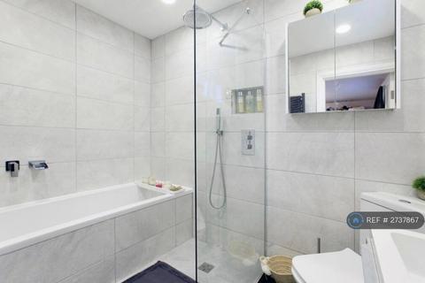 2 bedroom flat to rent, Alderbrook Road, London, SW12