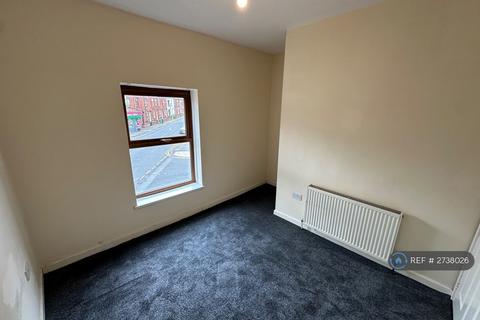 2 bedroom terraced house to rent, Whiteacre Road, Ashton-Under-Lyne, OL6