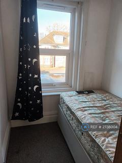 2 bedroom flat to rent, Holdenhurst Road, Bournemouth, BH8