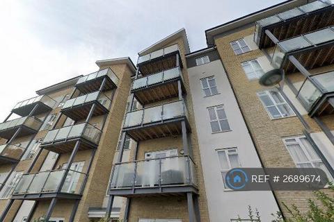 3 bedroom flat to rent, Hyde Lodge, West Drayton, UB7