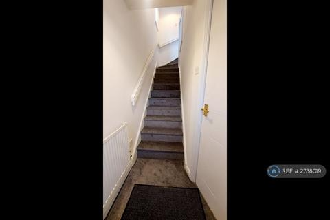 2 bedroom end of terrace house to rent, Wych Elm Road, Oadby, Leicester, LE2