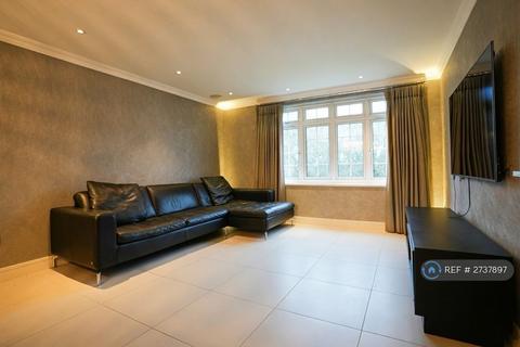 2 bedroom flat to rent, The Grange, Barnet, EN4