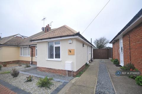 2 bedroom bungalow to rent, Vine Close, Ramsgate, CT11