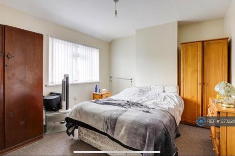 undefined, Holland Street, Nottingham, NG7