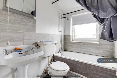 2 bedroom semi-detached house to rent, Holland Street, Nottingham, NG7