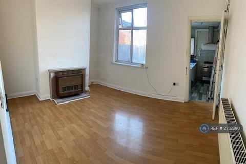 2 bedroom semi-detached house to rent, Holland Street, Nottingham, NG7