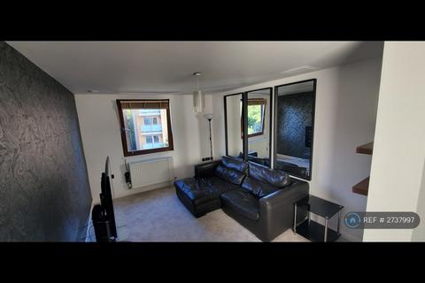 2 bedroom flat to rent, Cable Court, London, SE16