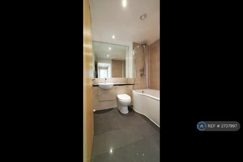 2 bedroom flat to rent, Cable Court, London, SE16