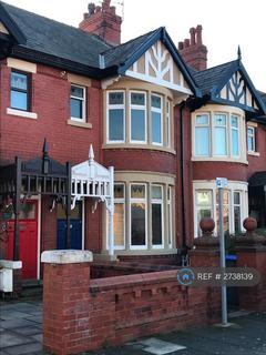 2 bedroom flat to rent, Mersey Road, Blackpool, FY4