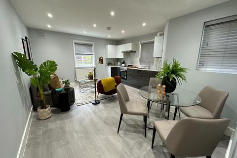 2 bedroom flat to rent, Ling Road, Newham, E16