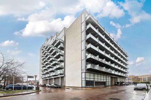 undefined, Clippers Quay, Salford, Greater Manchester