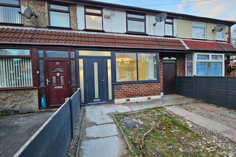 4 bedroom terraced house to rent, Hilbury Avenue, Manchester