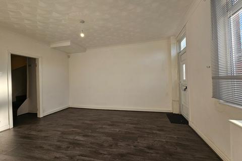 3 bedroom terraced house to rent, Newton Road, St. Helens