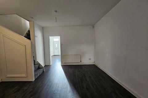 3 bedroom terraced house to rent, Newton Road, St. Helens