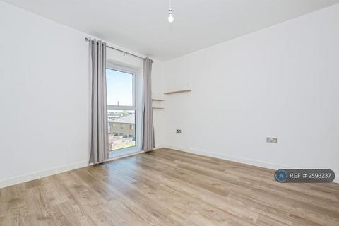 1 bedroom flat to rent, Dovestone Close, West Thurrock, Grays, RM20