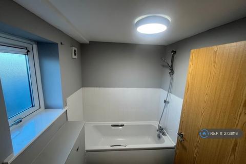 2 bedroom flat to rent, Sandhills Avenue, Hamilton, Leicester, LE5