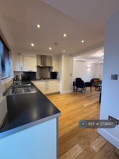 3 bedroom flat to rent, Drummond Street, London, NW1