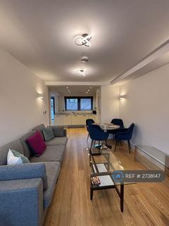 3 bedroom flat to rent, Drummond Street, London, NW1