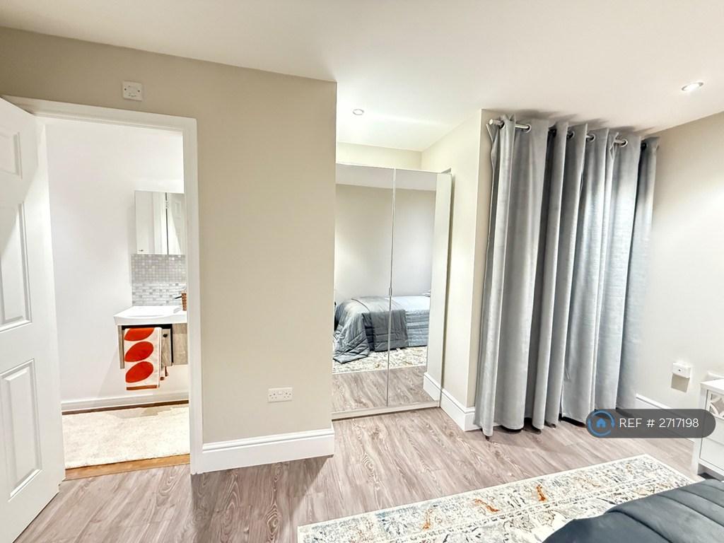 Room1